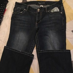 Maurices jeans